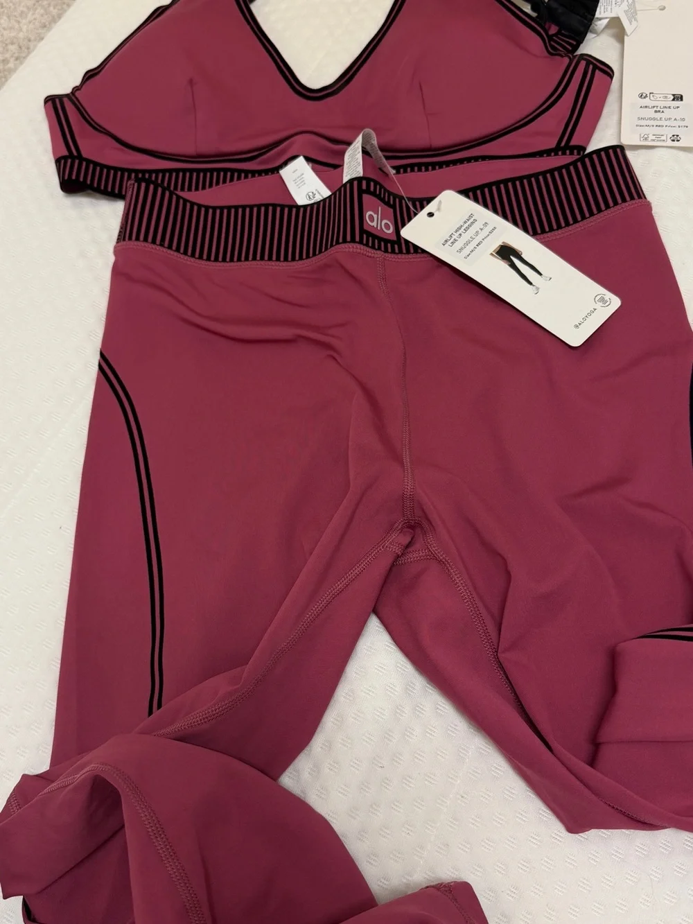 ALO Yoga and Rose Pink High-Waist Airlift Leggings and bra 2pcs.